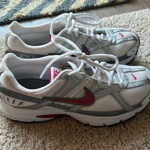 Nike Downshifter II gently worn